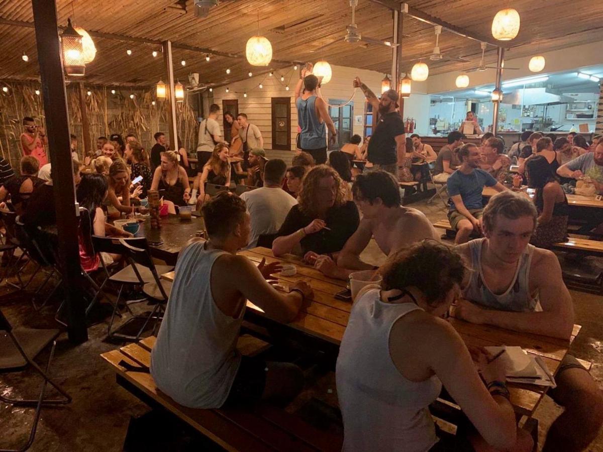 Slumber Party Bangkok Khaosan Hostel ภายนอก รูปภาพ
